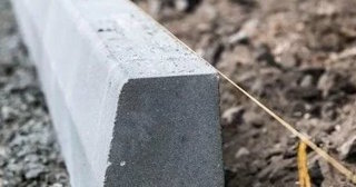 Установка бордюров для тротуарной плитки в Новоалтайске - цена от 818 руб.