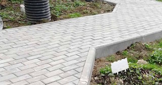 Профессиональная укладка брусчатки в Новоалтайске в октябре