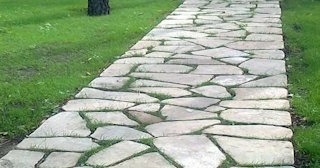Профессиональная укладка камня на дорожки в Новоалтайске в октябре